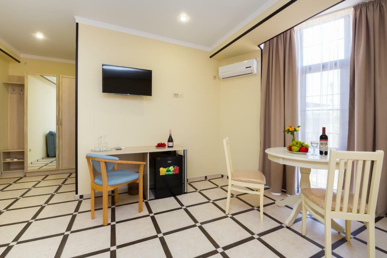 Bmg Hotel 수쿰 외부 사진